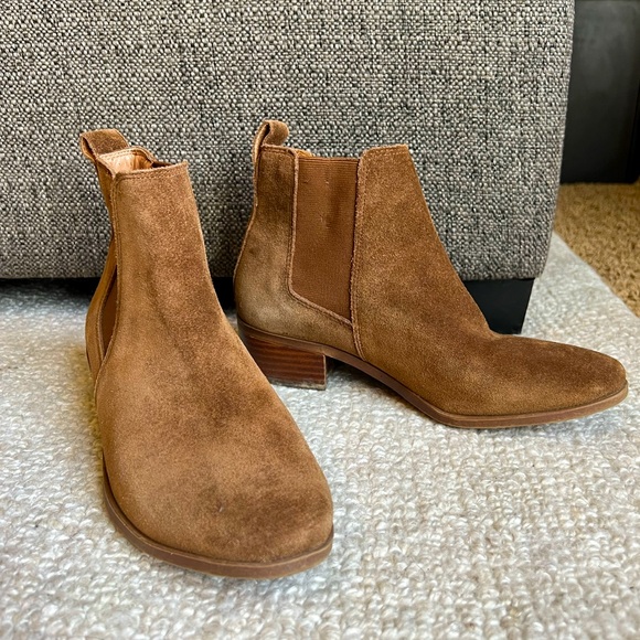 Steve Madden Dover - Cognac Suede Dual Gore Slip-On Bootie, Sz. 7.5 - Picture 3 of 5